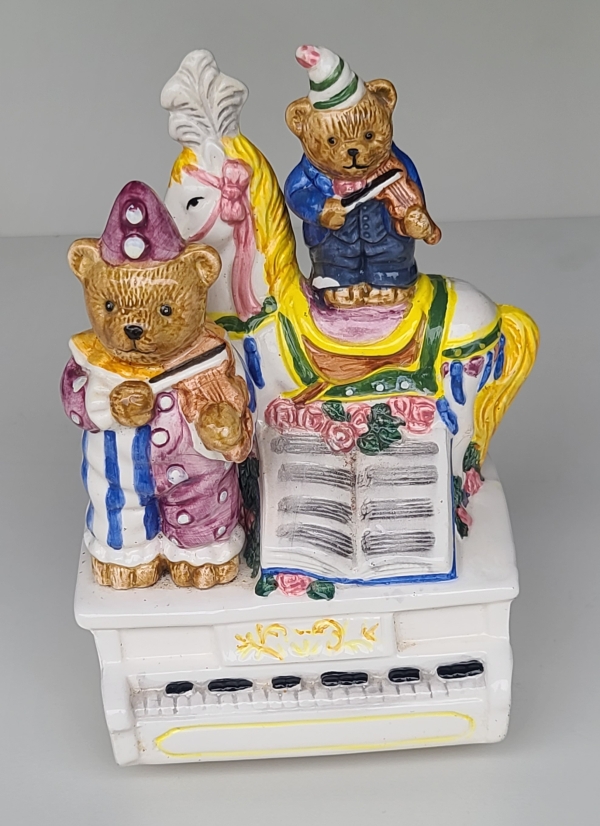 Vintage Heritage Mint Music Box